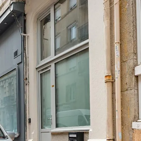 아파트 Le Charmant Par Apparthotel 생테티엔